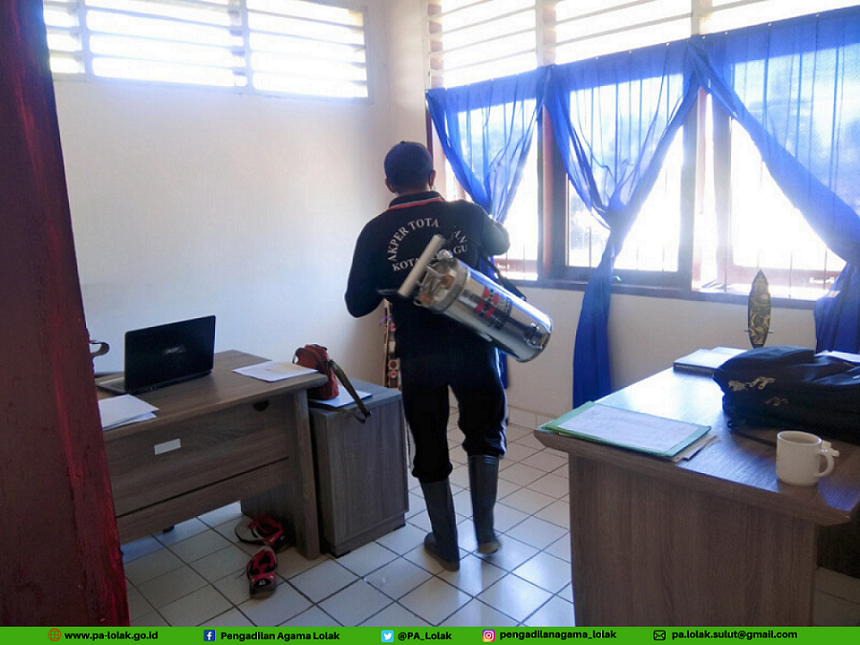 Disinfektan R. Hakim